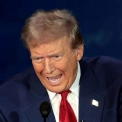 Припиніть це негайно! Трамп розізлився на Іран через стягування платні за прохід по Ормузу