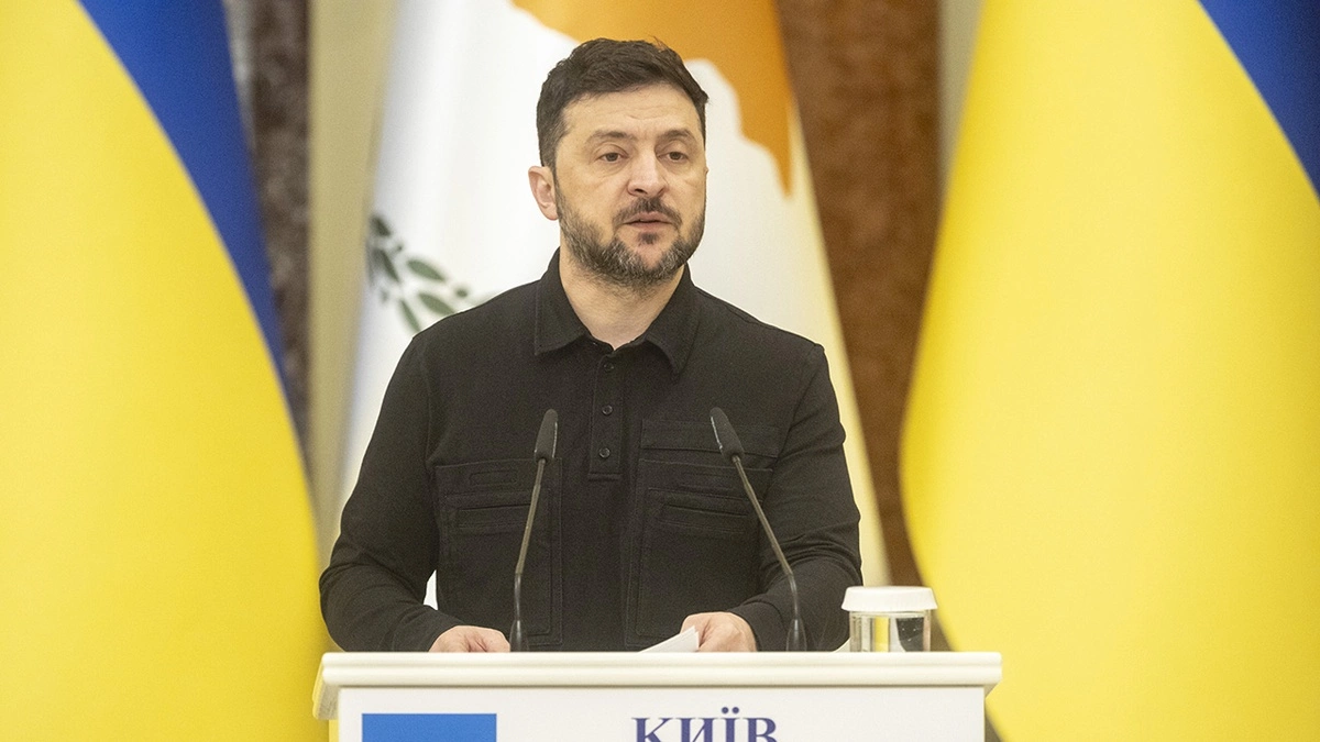 Удар РФ по парку в Новій Водолазі: Зеленський закликав не скасовувати санкції