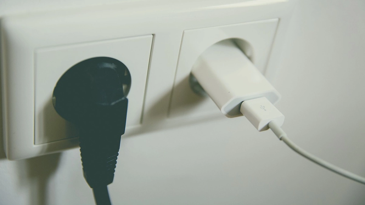 Російський удар по енергосистемі Києва: без світла 4 райони