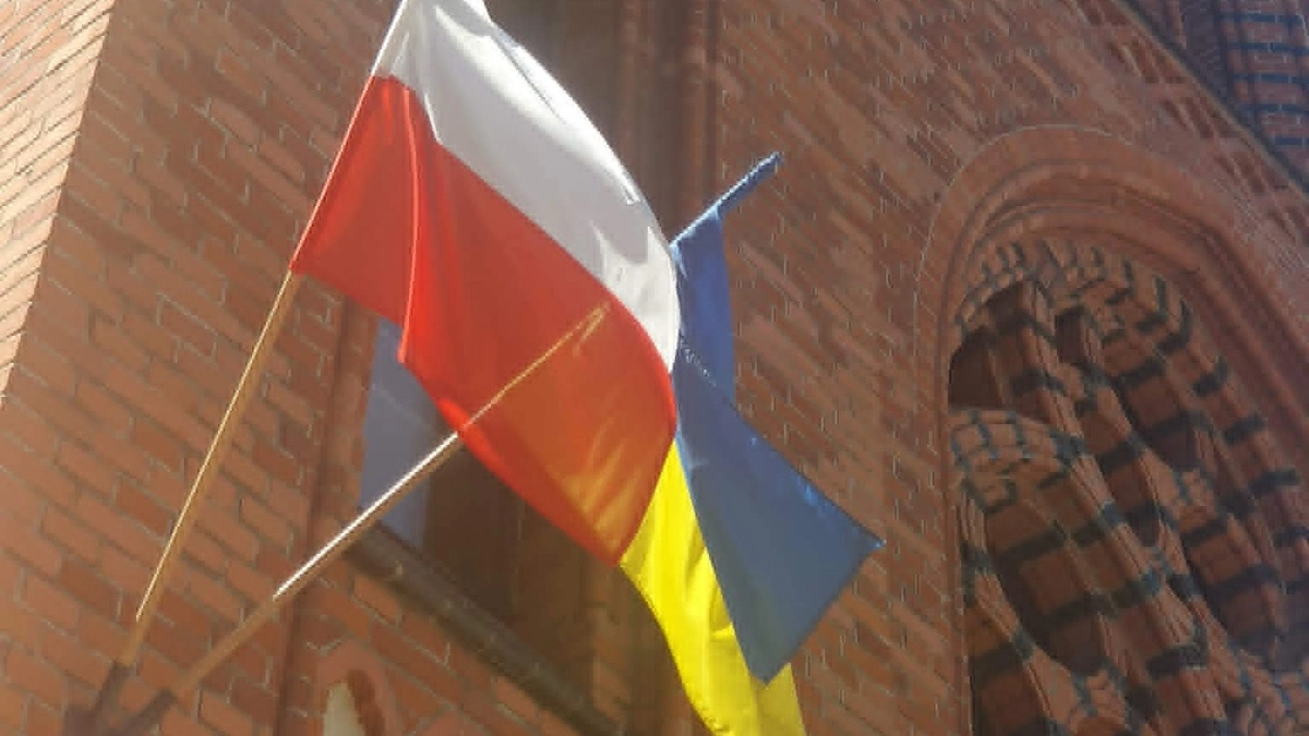 Польща домовилася скасувати рішення Львівської облради про вшанування Шухевича та УПА
