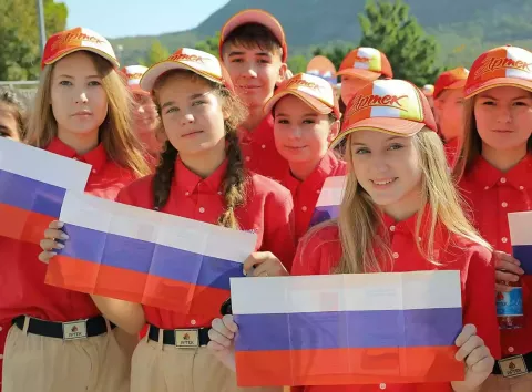 У росії стрімко зникає молодь: розвідка озвучила шокуючий прогноз до 2040 року