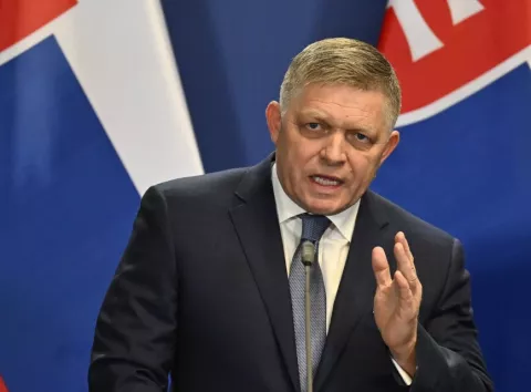 Фіцо під загрозою? У Словаччині хочуть дострокових виборів